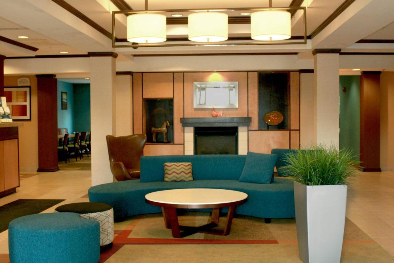 Fairfield Inn & Suites By Marriott Fairmont Exteriör bild