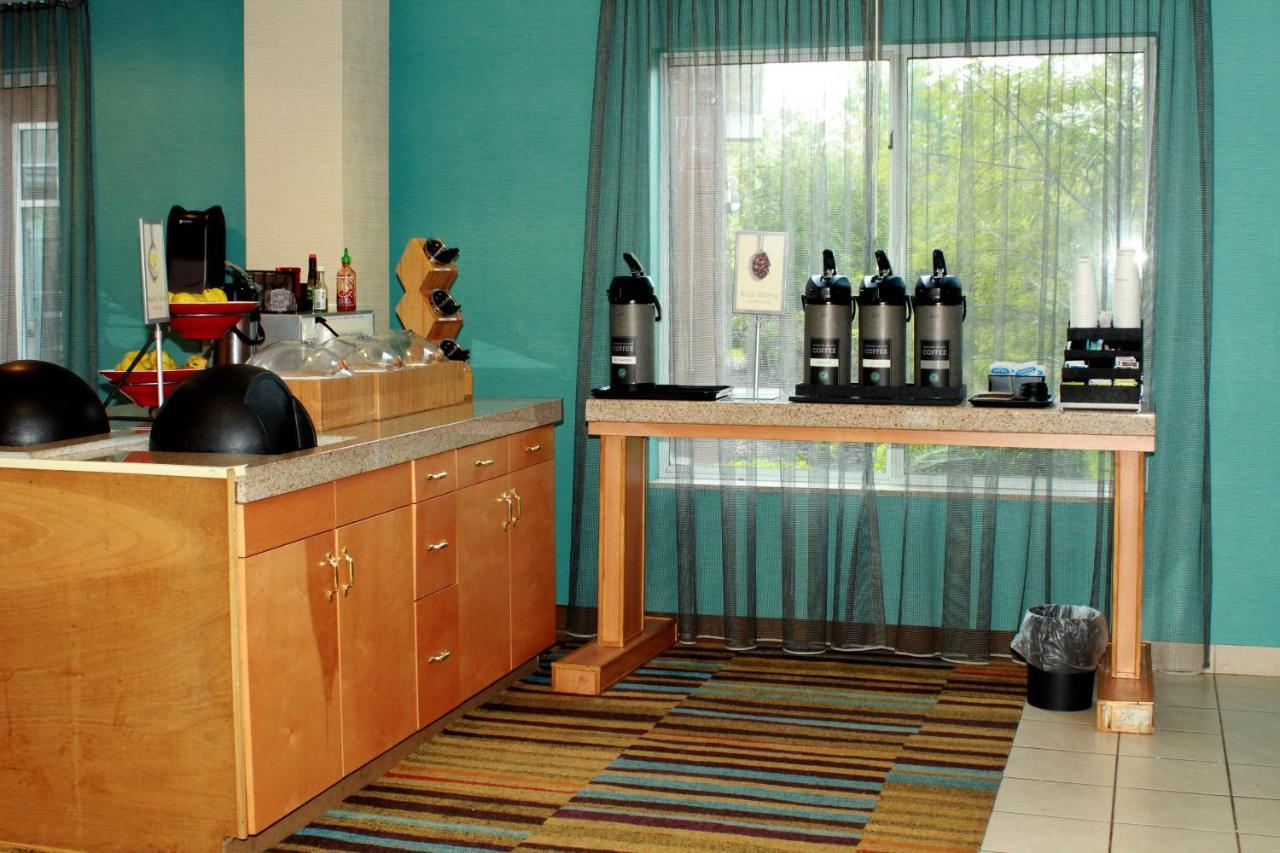 Fairfield Inn & Suites By Marriott Fairmont Exteriör bild