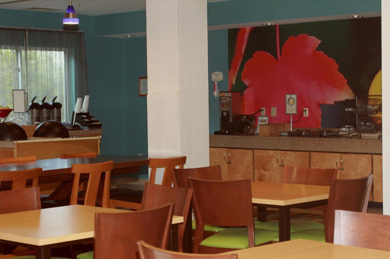 Fairfield Inn & Suites By Marriott Fairmont Exteriör bild