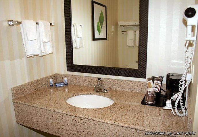 Fairfield Inn & Suites By Marriott Fairmont Rum bild