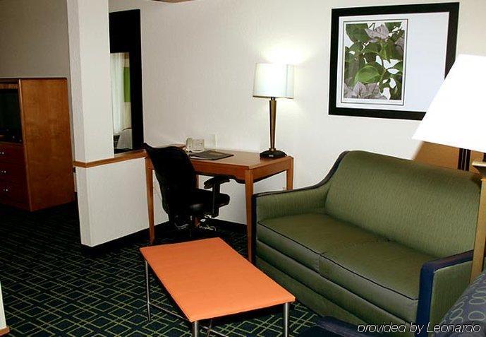 Fairfield Inn & Suites By Marriott Fairmont Rum bild