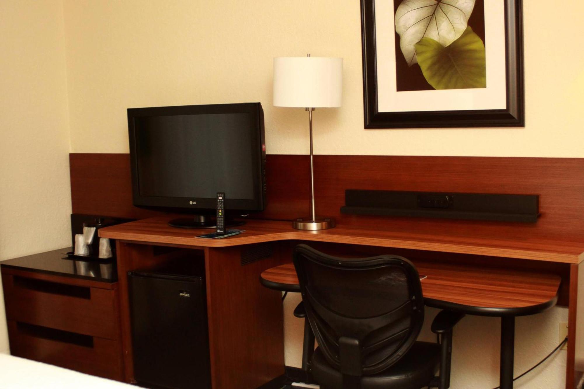 Fairfield Inn & Suites By Marriott Fairmont Exteriör bild